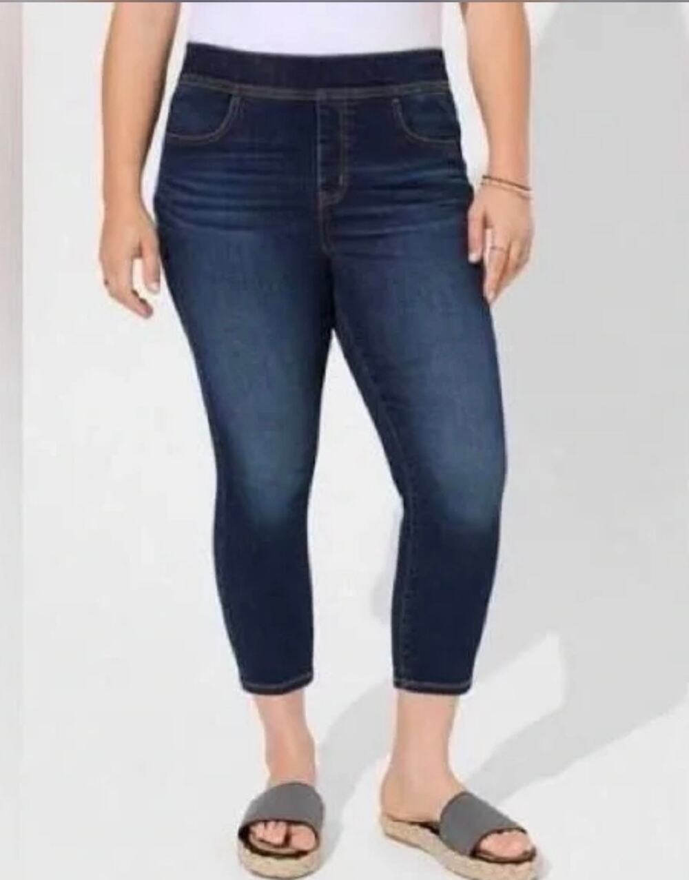 Torrid High Rise Pull on Lean Crop Jeans Size 6X NWT Blue - Picture 1 of 9